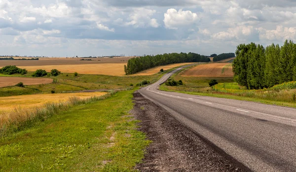 Asfalt beton yol alanları arasında