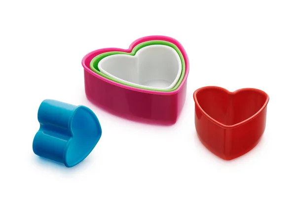 Renkli Kalp Şeklinde Plastik Kurabiye Kesiciler Kesilmiş — Stok fotoğraf