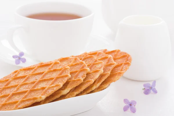 Waffles doces na placa branca — Fotografia de Stock