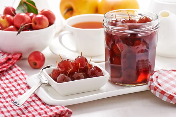 Jam from wild apples — Stock Photo, Image