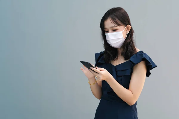 Asian Women Using Smartphone Medical Face Mask Protect Covid New — Stock Photo, Image