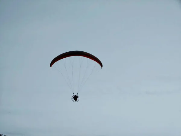 Parapente Voando Céu — Fotografia de Stock
