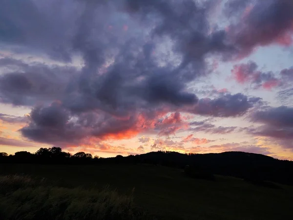 Красивий Захід Сонця Горах Фон Природи — стокове фото