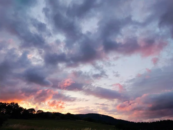 Hermoso Atardecer Las Montañas Fondo Naturaleza — Foto de Stock