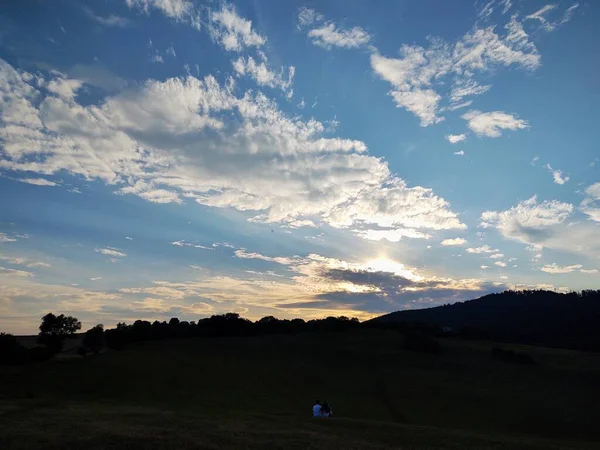 Hermoso Atardecer Sobre Campo — Foto de Stock