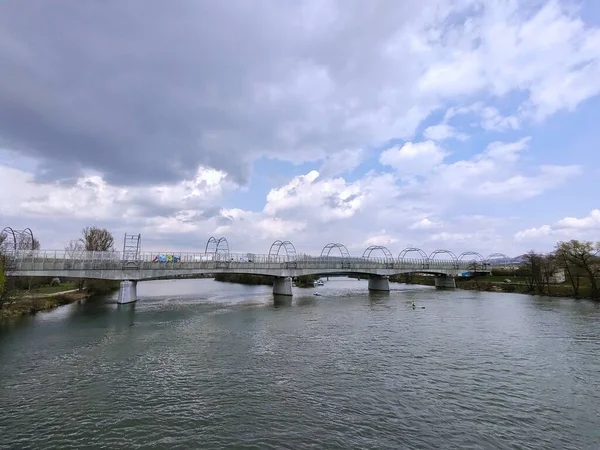 Pont Sur Rivière Dans Ville — Photo