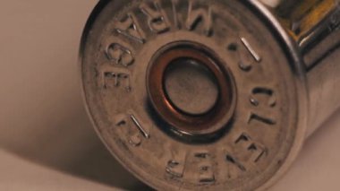 Askeri depo tüfekleri, silah avcıları.