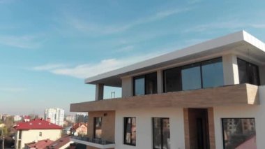 Vinç ve bina yapım aşamasında. İnşaat alanı.