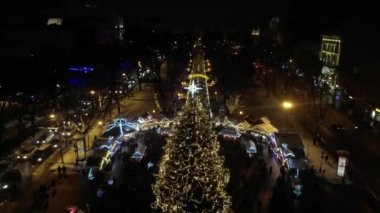 Noel süsleri. Işık dizileri şemsiye
