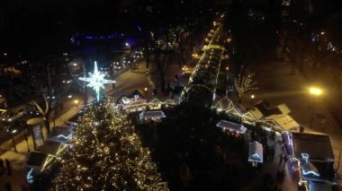 Noel süsleri. Işık dizileri şemsiye