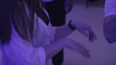  Dans partisi DJ 'leri