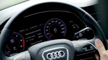 Ödem merkezindeki seçkin arabalar. Sağlık ve kaplıca.