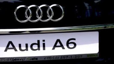 Ödem merkezindeki seçkin arabalar. Sağlık ve kaplıca.