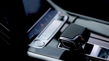 Ödem merkezindeki seçkin arabalar. Sağlık ve kaplıca.