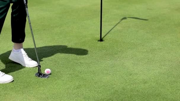 Υπαίθρια Αναψυχή Lifestyle Δραστηριότητα Επαγγελματική Golf Παίζοντας αρσενικό Καυκάσιο — Αρχείο Βίντεο