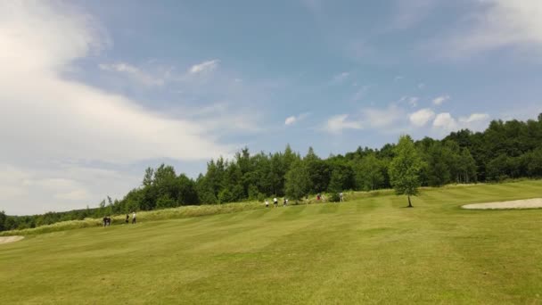 Vista aérea do campo de golfe — Vídeo de Stock