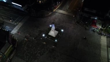 Tugu Jogja ya da Yogyakarta Anıtı, Endonezya 'nın havadan görünüşü. Yogyakarta, Endonezya - Ekim, 2020