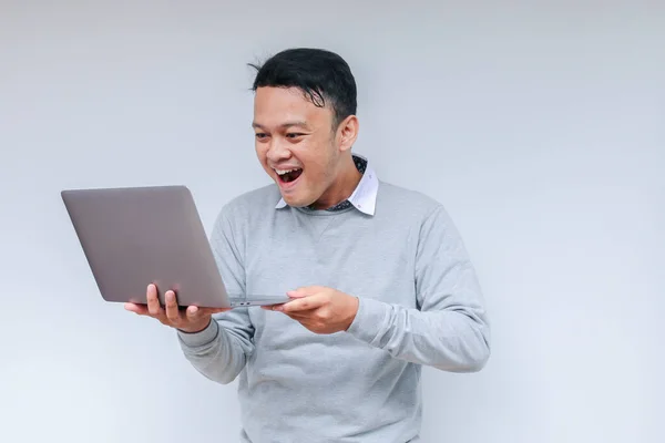 Wow Gezicht Van Jonge Aziatische Man Geschokt Wat Hij Ziet — Stockfoto