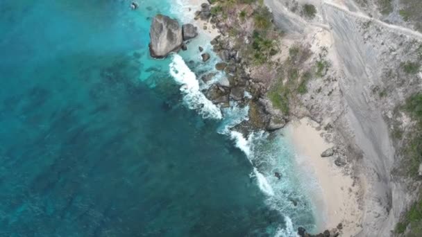 Letecký Drone Top View Diamantová Pláž Nusa Penida Bali Indonésie — Stock video
