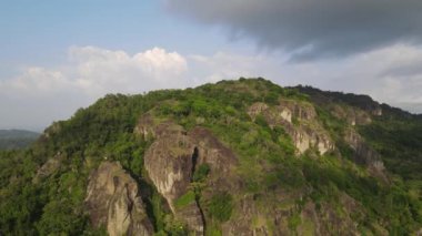 Yogyakarta, Endonezya 'daki Gunung Api Purba uçurumlarının havadan görünüşü. 