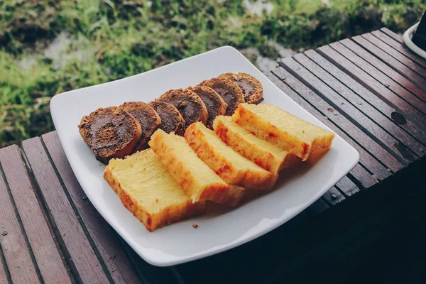 Bika Ambon Czekolada Bolu Gulung Kukus Indonezyjskie Tradycyjne Plastry Ciasta — Zdjęcie stockowe