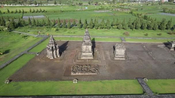 Luchtfoto Van Het Tempelcomplex Van Arjuna Dieng Plateau — Stockvideo