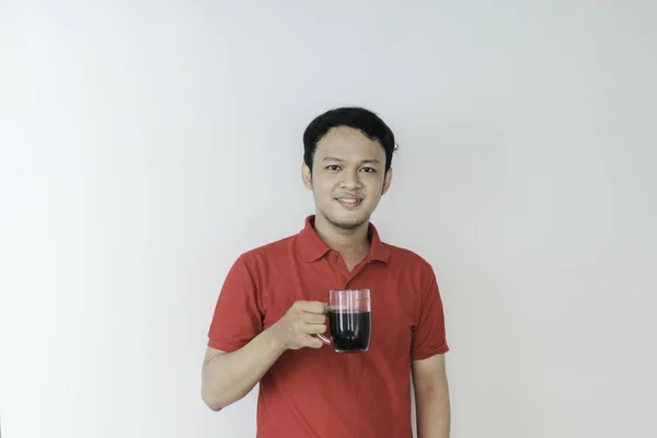 Jeune Homme Asiatique Tenant Une Tasse Café Debout Sur Fond — Photo