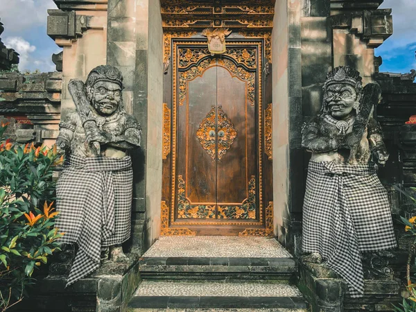 Door Gate Enter Traditional Balinese Garden Architecture Detail Wooden Indonesian — Stock Photo, Image