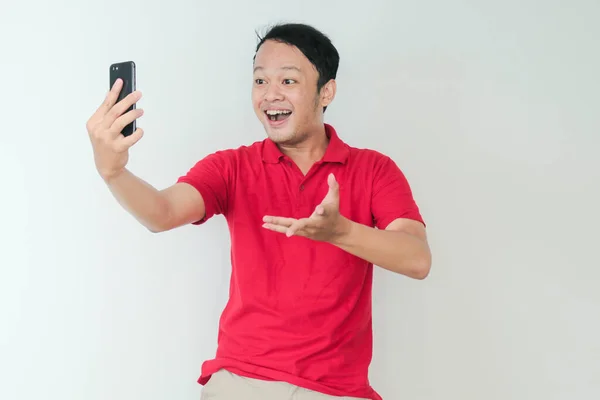 Young Asian Man Shocked Happy What See Smartphone Isolated Grey — Stock Photo, Image