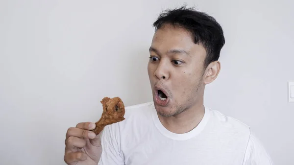 Shock Wow Gezicht Van Jonge Aziatische Man Het Eten Van — Stockfoto