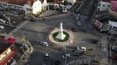 Tugu Jogja ya da Yogyakarta Anıtı, Endonezya 'nın havadan görünüşü. Yogyakarta, Endonezya - Mayıs 2021