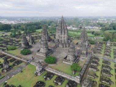 Endonezya Yogyakarta 'daki Güzel Manzara Prambanan Tapınağı Kompleksi
