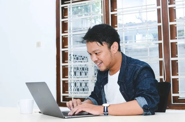 Young Asian Man Feeling Happy Smile Work Laptop Table Indonesian — Stock Photo, Image