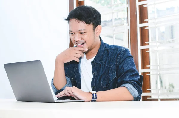 Young Asian Man Feeling Happy Smile Work Laptop Table Indonesian — Stock Photo, Image