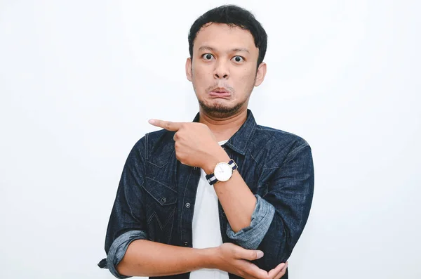 Arg Och Hat Ansikte Ung Asiatisk Man Skjorta Med Hand — Stockfoto