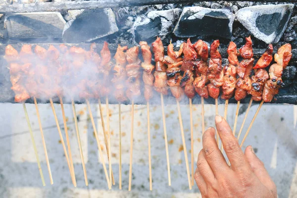 Top View Sate Kambing Goat Satay Red Fire Grilling People — Stock Photo, Image