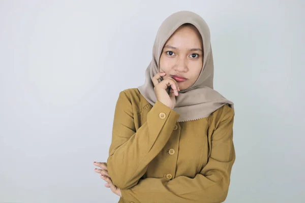 Confused Government Worker Women Have Thinking Gesture Pns Wearing Khaki — Stock Photo, Image