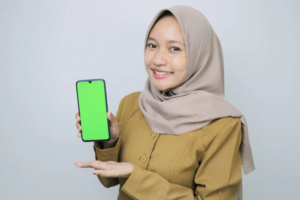 Frauen Lächeln Regierungsangestellte Die Leere Bildschirme Telefon Zeigen Pns Trägt — Stockfoto