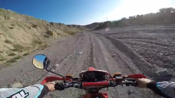Pov Enduro Motocross Rider Tierra Montaña Offroad Track — Vídeos de Stock