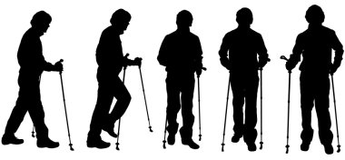 Nordic walking ile yürüyen adam.
