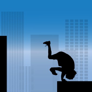 Parkour şehirde yapan erkek.