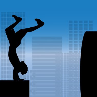 Parkour şehirde yapan erkek.