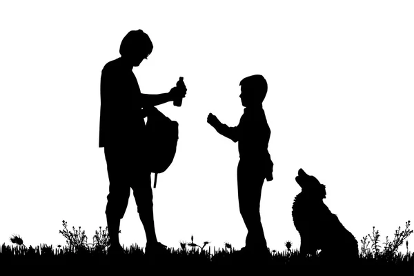 Silhouette di famiglia con cane — Vettoriale Stock