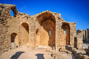 MÖ 8. ve MÖ 6. yüzyıllarda inşa edilen antik Linda kentinin Akropolü, Yunanistan 'ın en önemli ikinci akropolü olarak kabul edilir.     