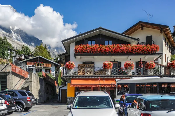 Courmayeur Jedním Nejznámějších Horských Středisek Evropě Který Nachází Úpatí Mont — Stock fotografie