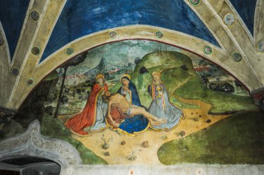 12. yüzyılda Aosta piskoposlarının müstahkem ikametgahı olarak kurulan Issogne Şatosu nihayet 1480-1550 yılları arasında Challans Kontlarının Rönesans malikanesine dönüştürüldü..     