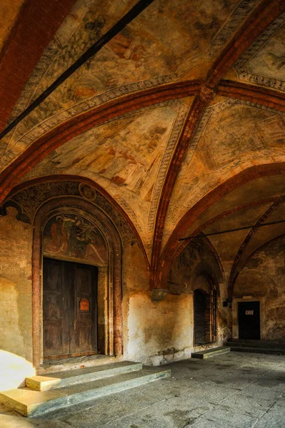 Reconstruída Nos Séculos Xiv Abadia Piemontesa Santo Antônio Belo Monumento — Fotografia de Stock