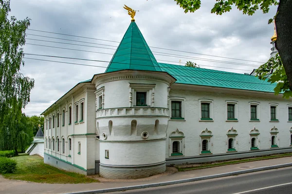 Das Seit 1472 Bekannte Ensemble Des Borisoglebsky Klosters Dmitrov Ist Stockbild