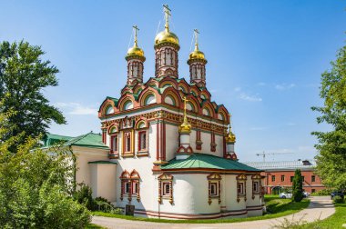 Çar 'ın bahçıvanı Averky Kirillov 1657' de Rus usulü Aziz Niklas Kilisesi 'ni şehir arazisiyle eş zamanlı olarak inşa etti.      