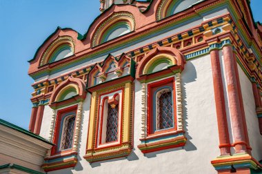 Çar 'ın bahçıvanı Averky Kirillov 1657' de Rus usulü Aziz Niklas Kilisesi 'ni şehir arazisiyle eş zamanlı olarak inşa etti.      